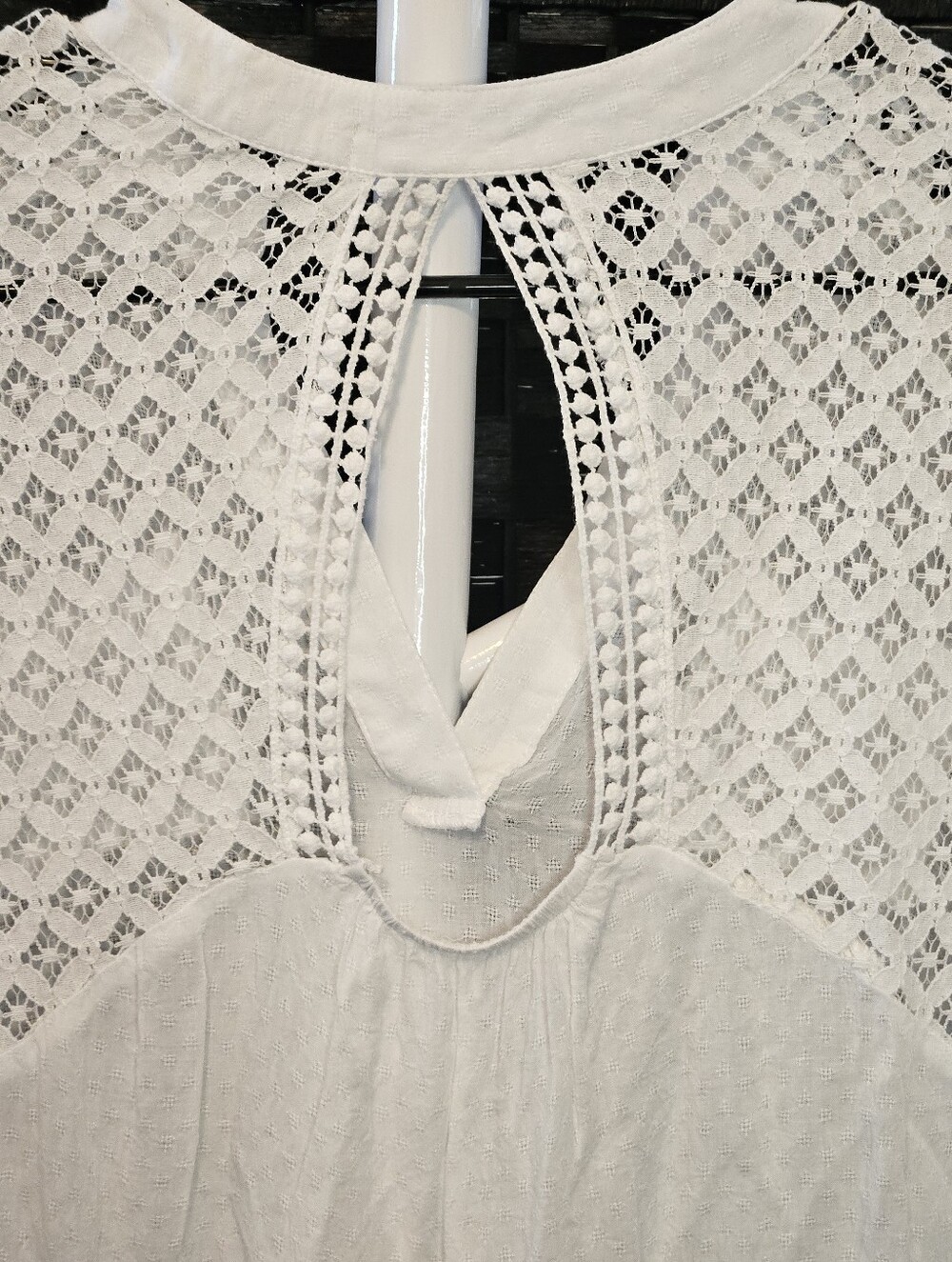 Jolt White Crochet V-Neck Top - Picture 3 of 4